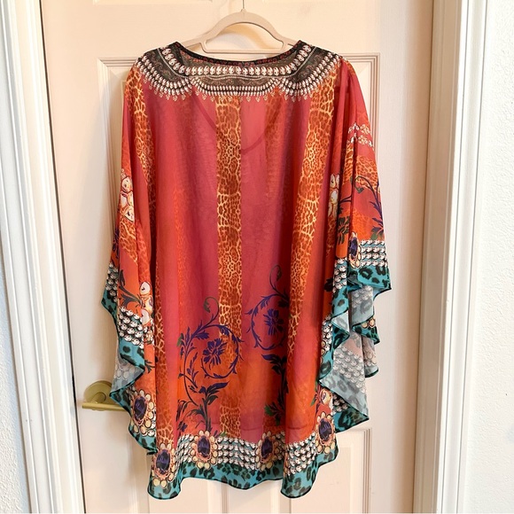 Semi sheer pink sequined poncho top - Picture 5 of 7